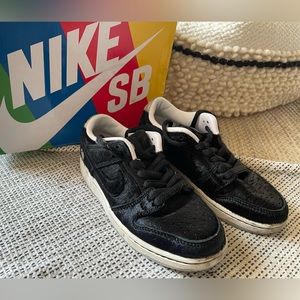 Nike SB Dunk Low x Medicom Toy Bearbrick BE@RBRICK Cz5127-001 boys sz 2 in box